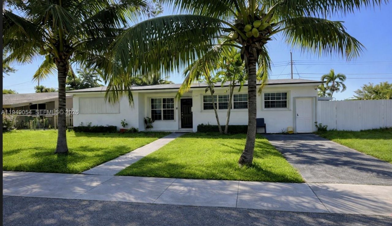 1140 NE 196th Ter, Miami, FL 33179 Photo