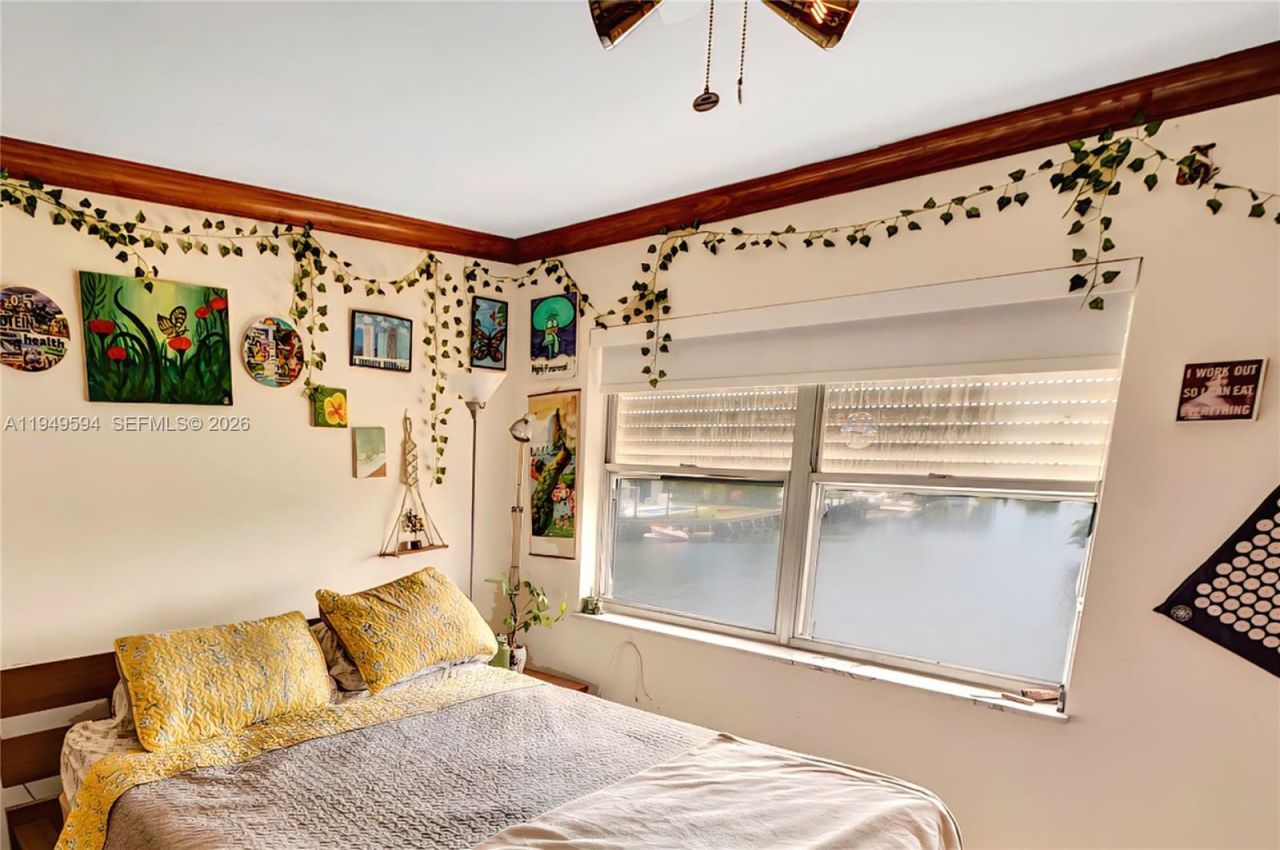 401 Golden Isles Dr, Unit 307, Hallandale Beach, FL 33009 Photo