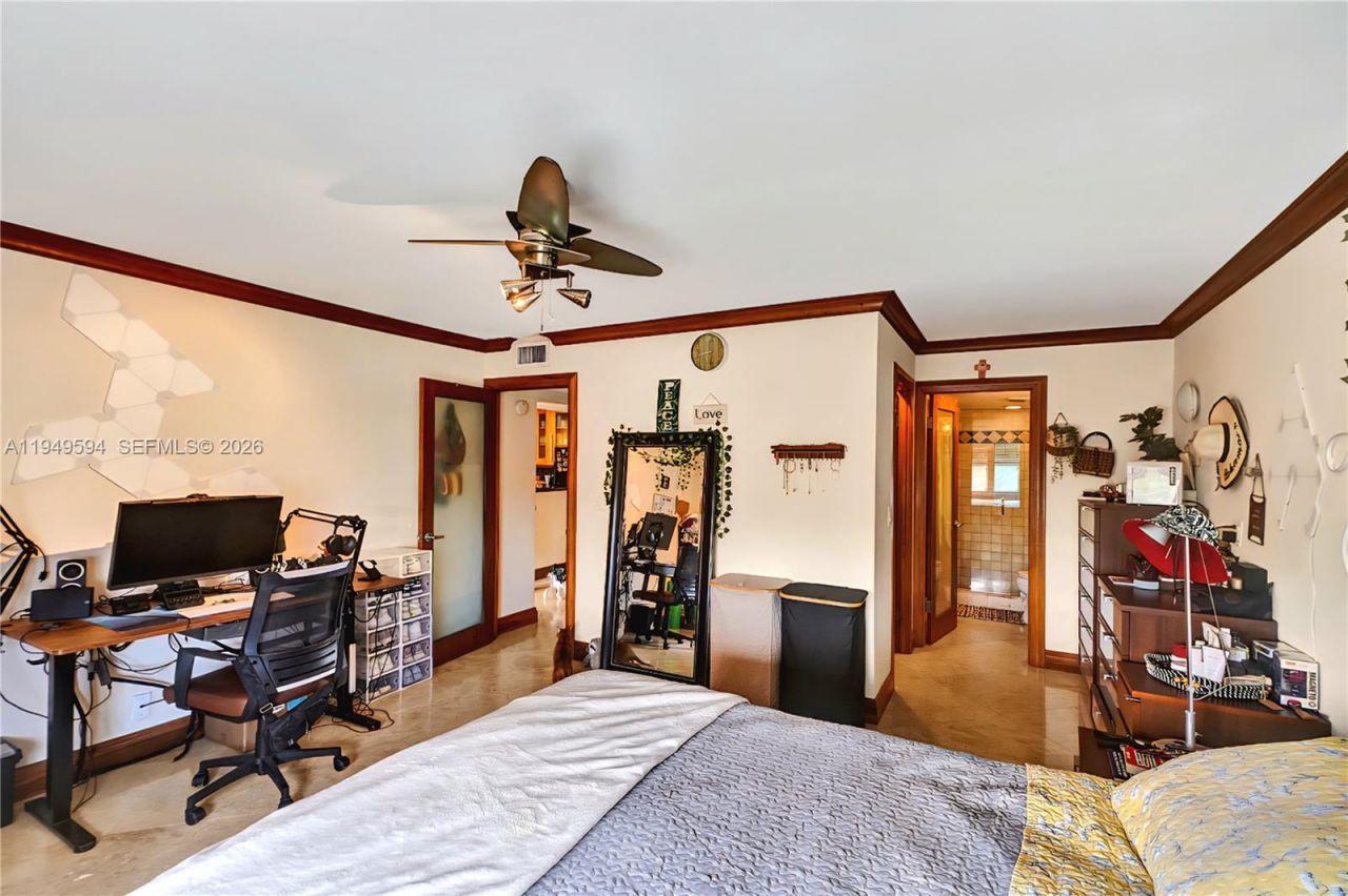 401 Golden Isles Dr, Unit 307, Hallandale Beach, FL 33009 Photo