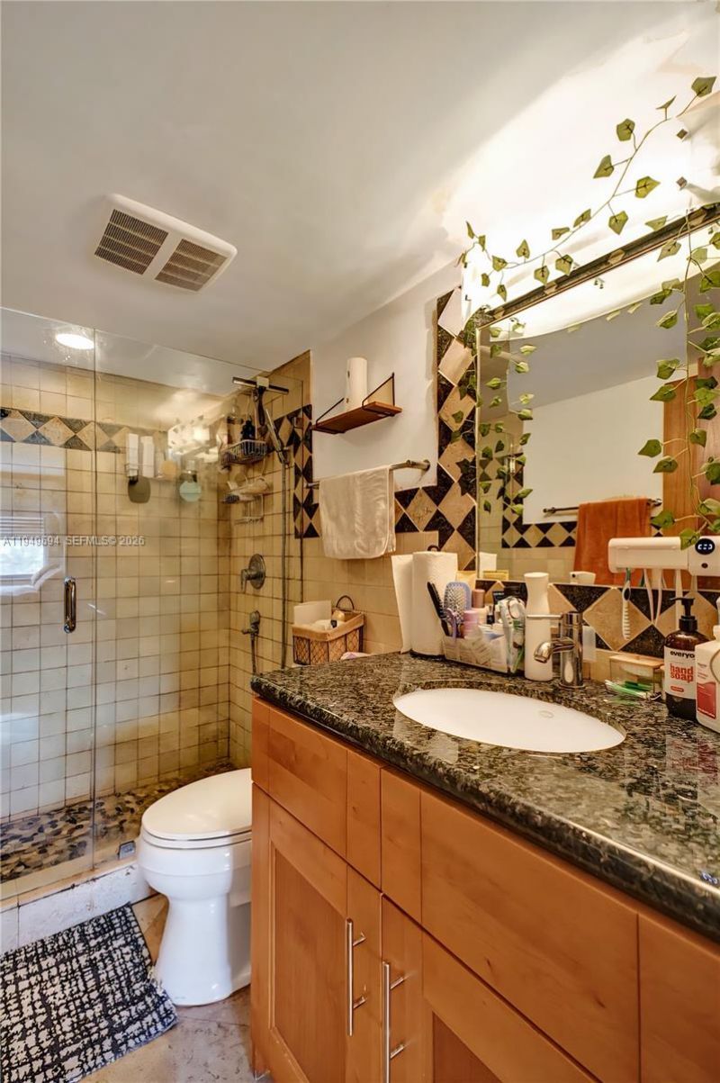 401 Golden Isles Dr, Unit 307, Hallandale Beach, FL 33009 Photo