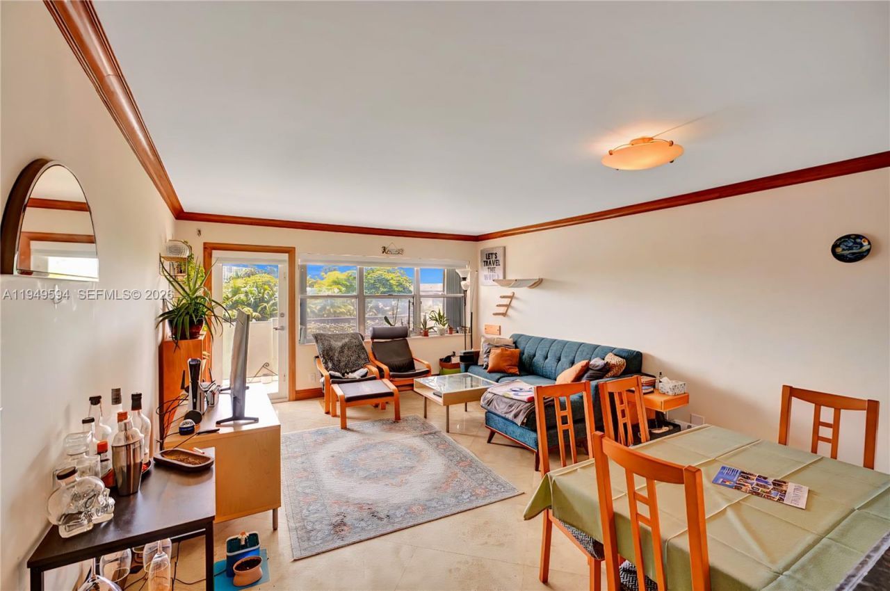 401 Golden Isles Dr, Unit 307, Hallandale Beach, FL 33009 Photo