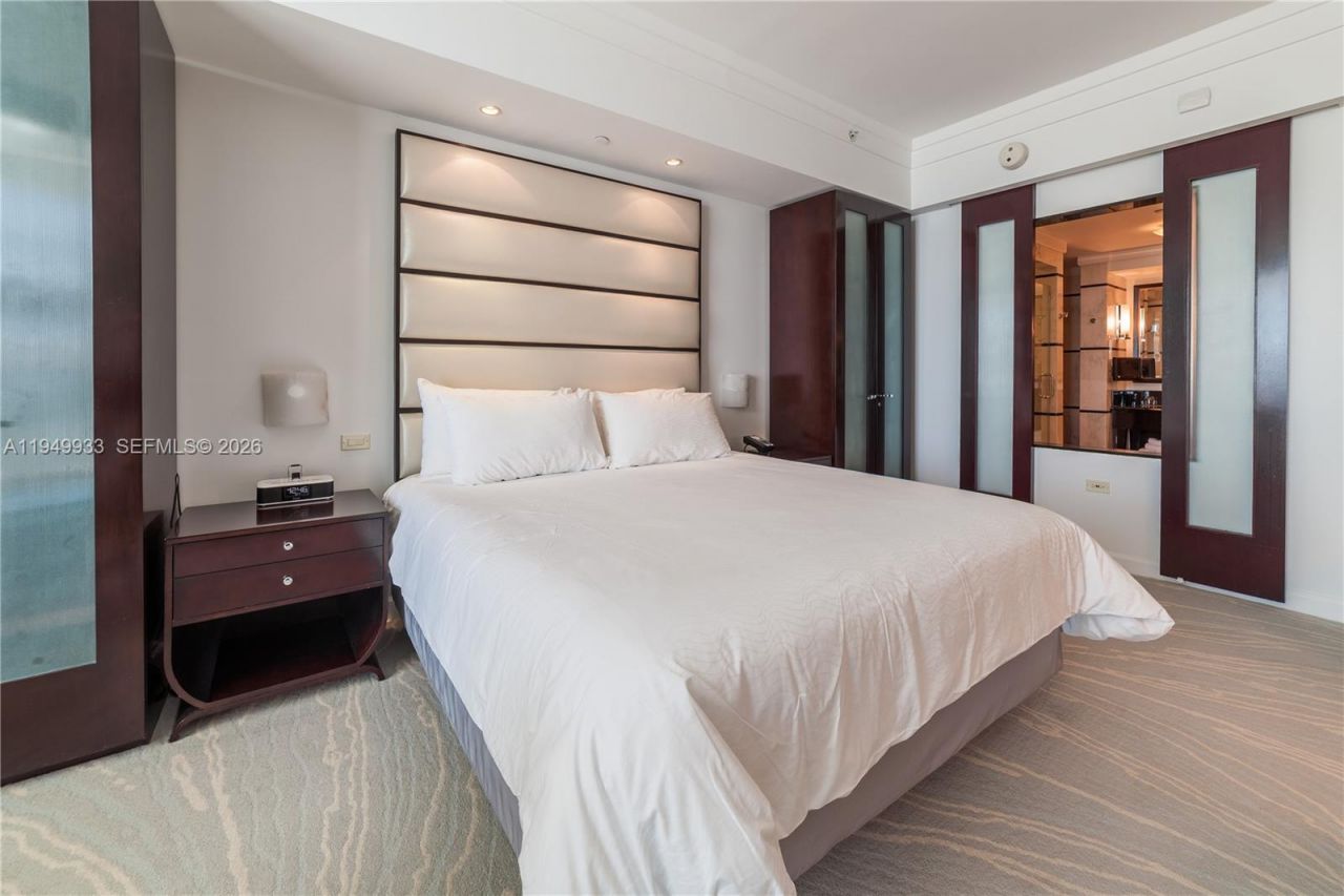 4391 Collins Ave, Unit 1914, Miami Beach, FL 33140 Photo