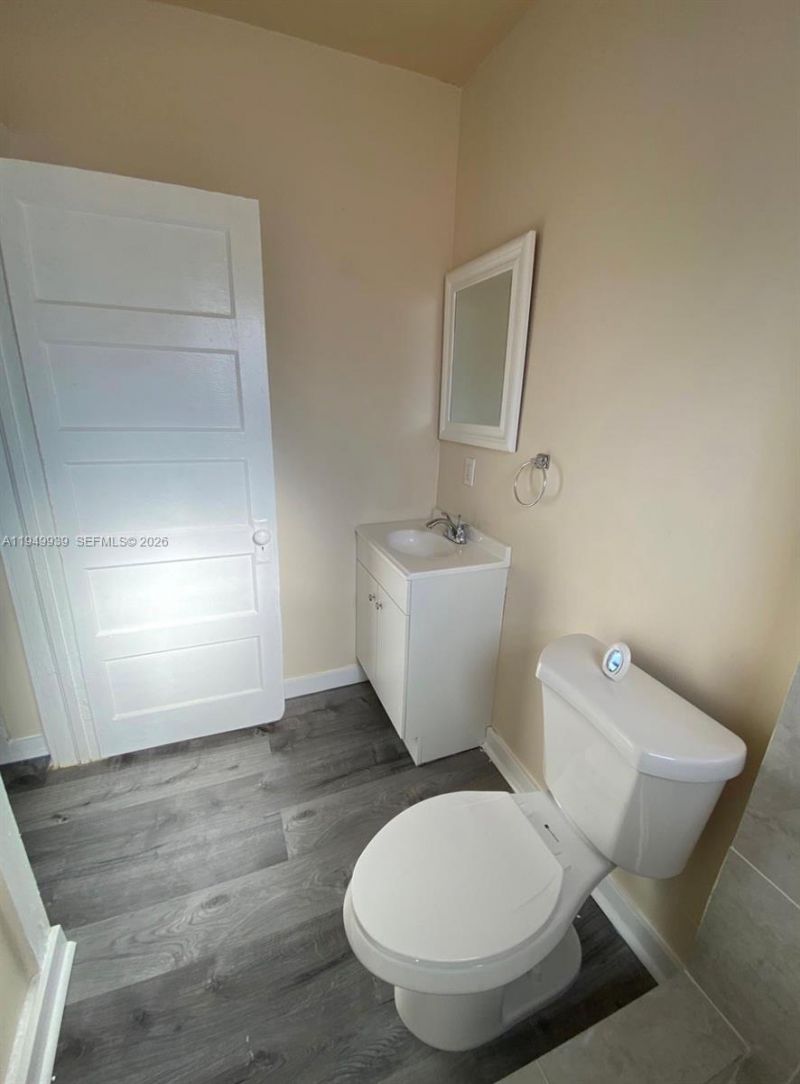 1011 SW 5th St, Unit 2, Miami, FL 33130 Photo