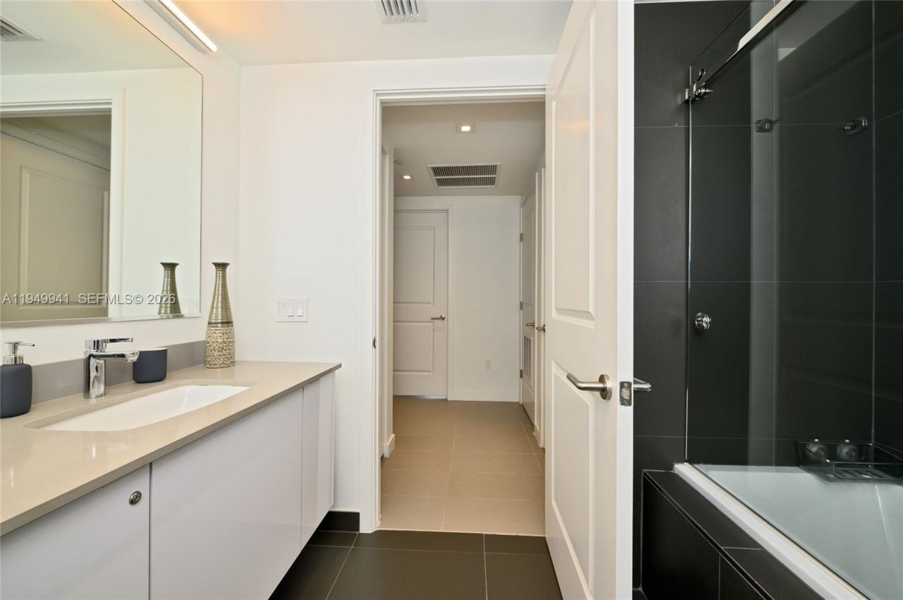 1600 NE 1 Ave, Unit 2012, Miami, FL 33132 Photo