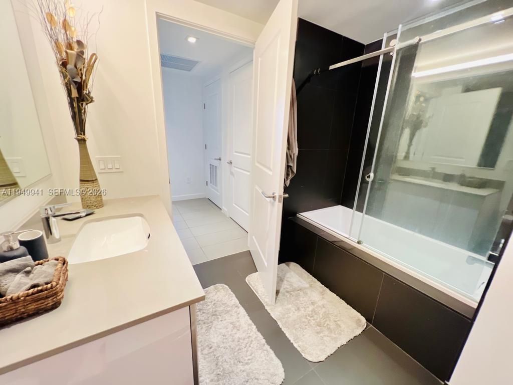 1600 NE 1 Ave, Unit 2012, Miami, FL 33132 Photo