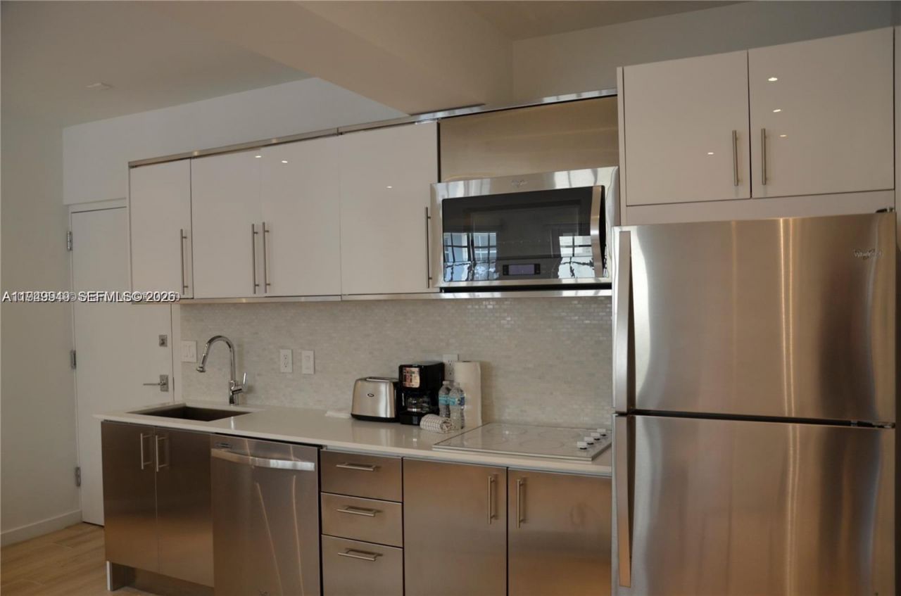 700 16th St, Unit 201, Miami Beach, FL 33139 Photo