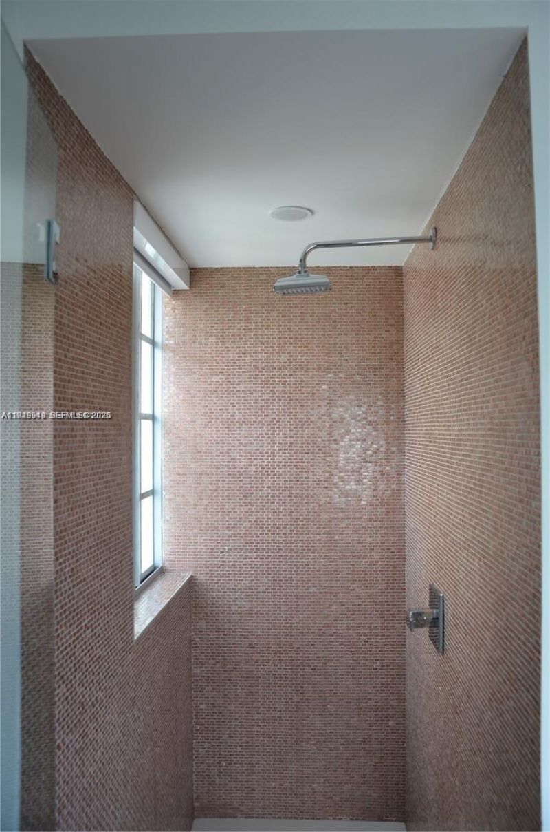 700 16th St, Unit 201, Miami Beach, FL 33139 Photo