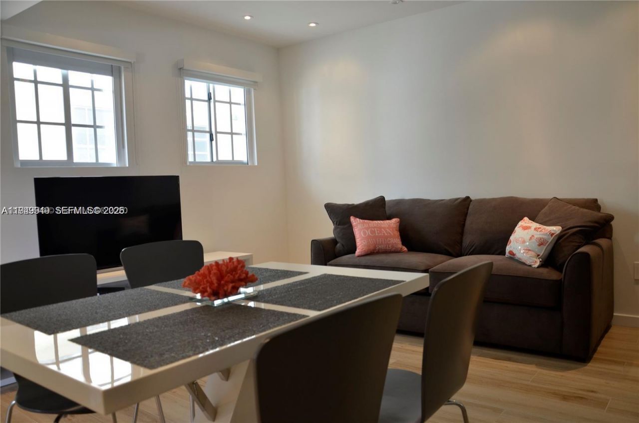 700 16th St, Unit 201, Miami Beach, FL 33139 Photo