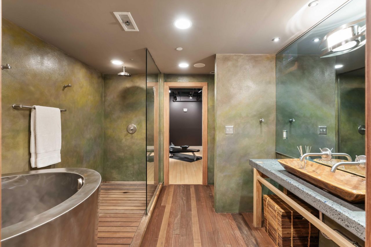 517 King Street Photo 20