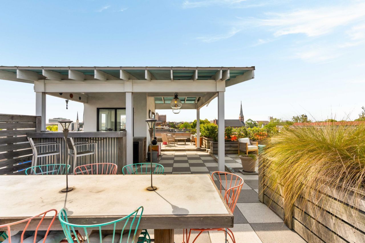 517 King Street Photo 23