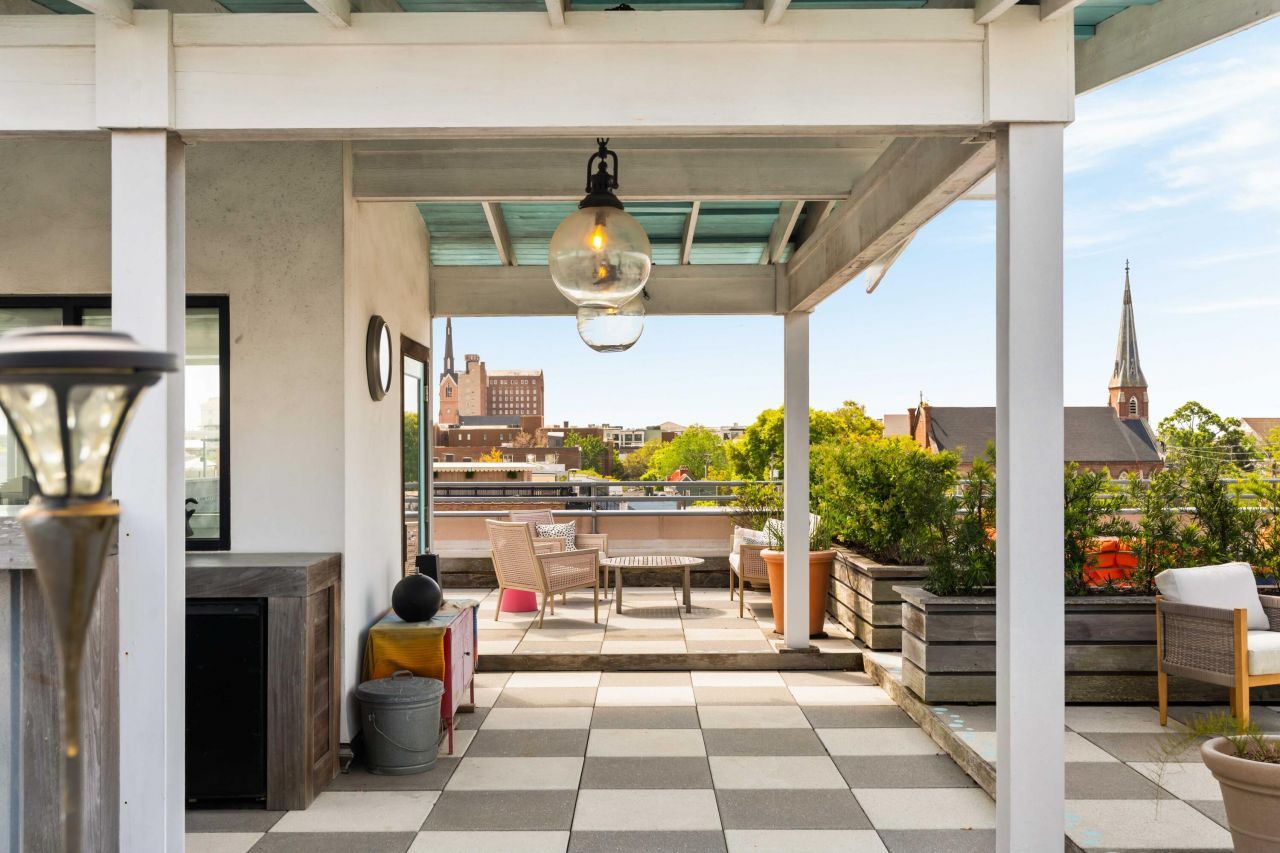 517 King Street Photo 24