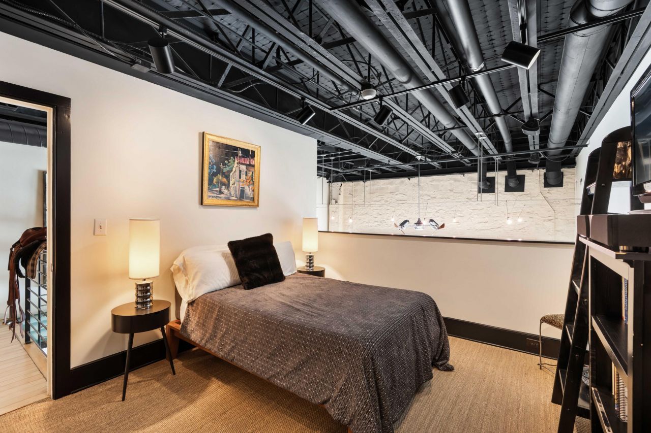 517 King Street Photo 32