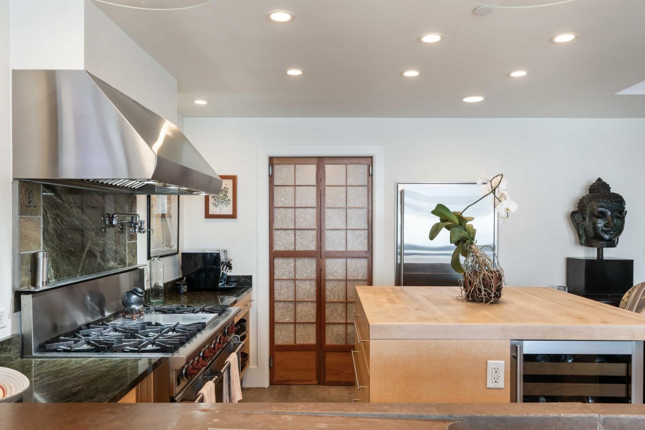 517 King Street Photo 9