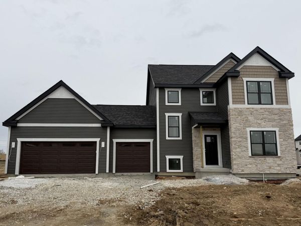 1369 Scotsland Ln, Oconomowoc, WI 53066