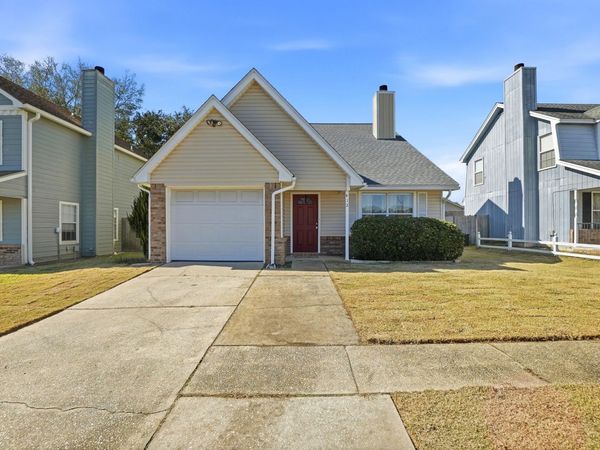 412 Woodland Park Circle, Mary Esther, FL 32569