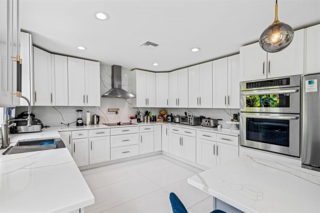 5450 NW 122nd Drive, Coral Springs, FL 33076 Photo