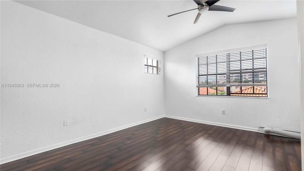 20820 San Simeon Way, Unit 24-G, Miami, FL 33179 Photo