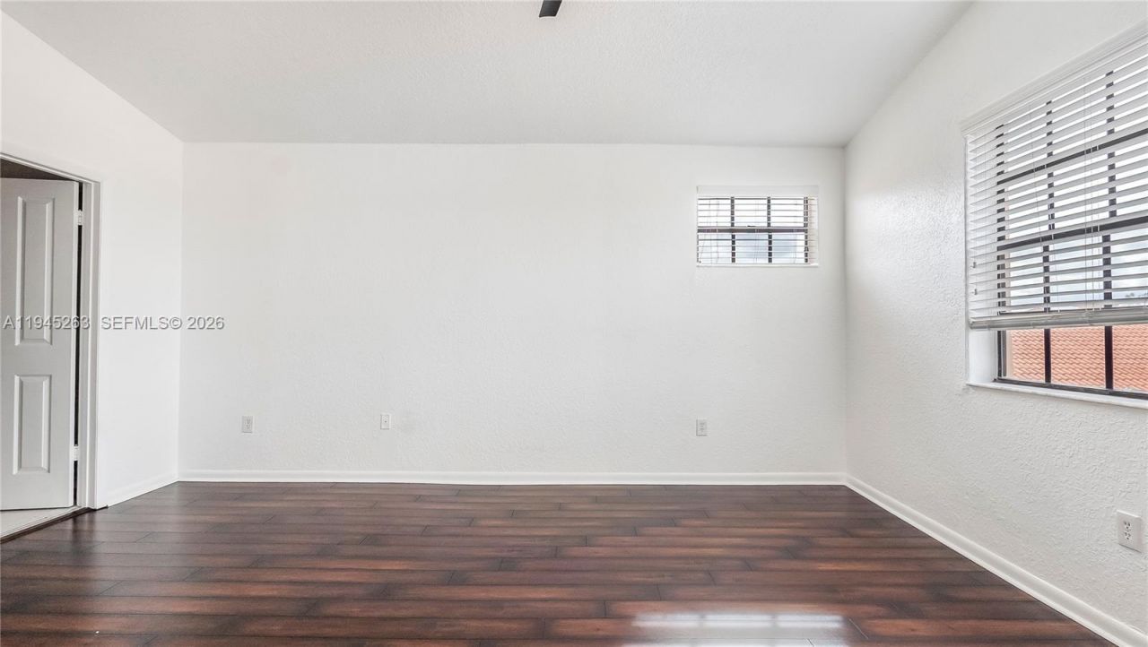 20820 San Simeon Way, Unit 24-G, Miami, FL 33179 Photo