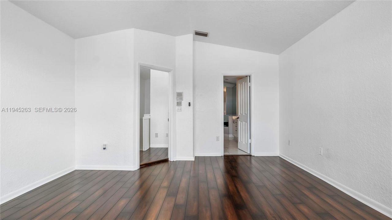 20820 San Simeon Way, Unit 24-G, Miami, FL 33179 Photo