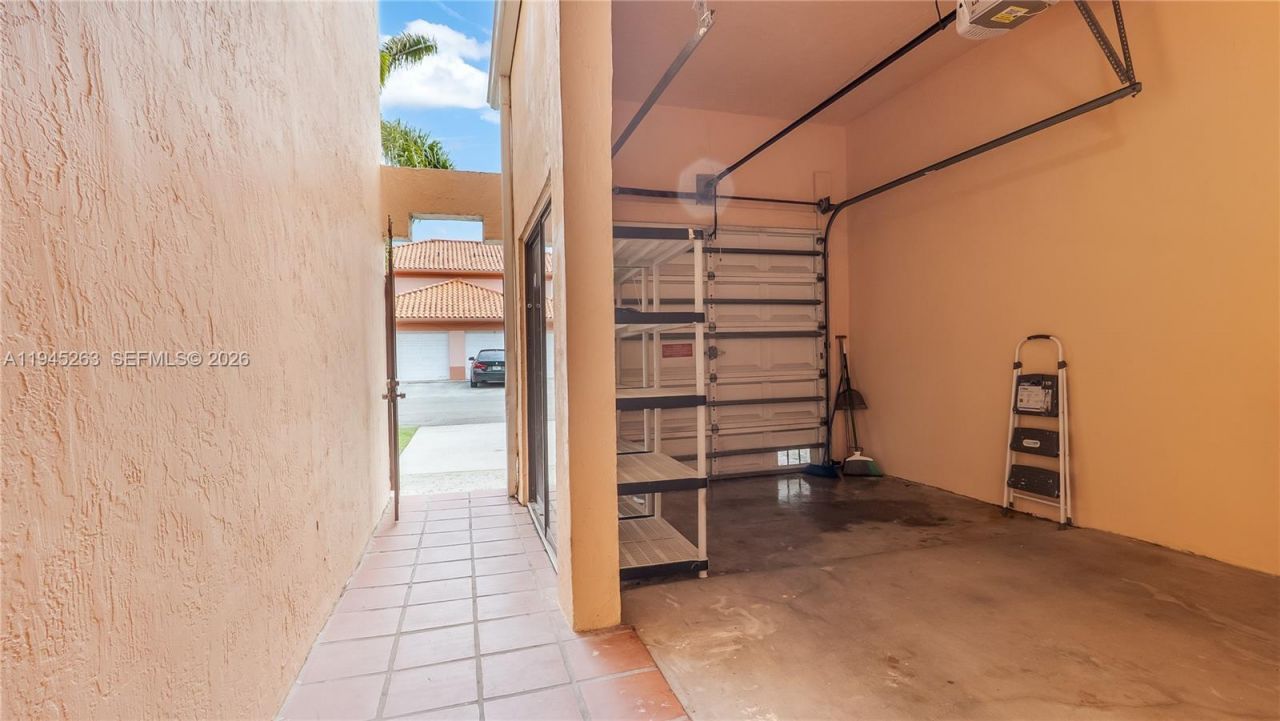 20820 San Simeon Way, Unit 24-G, Miami, FL 33179 Photo