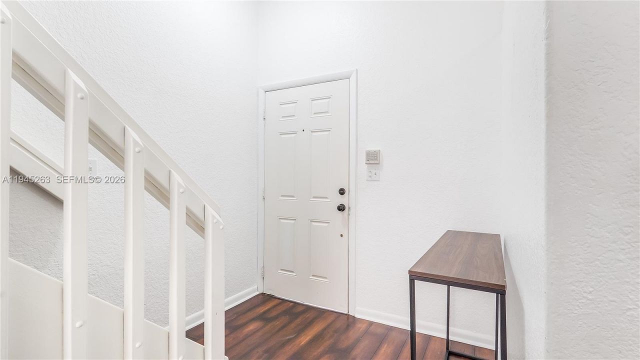 20820 San Simeon Way, Unit 24-G, Miami, FL 33179 Photo