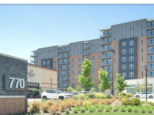 770 Skokie Boulevard, Unit 8, Northbrook, IL 60062