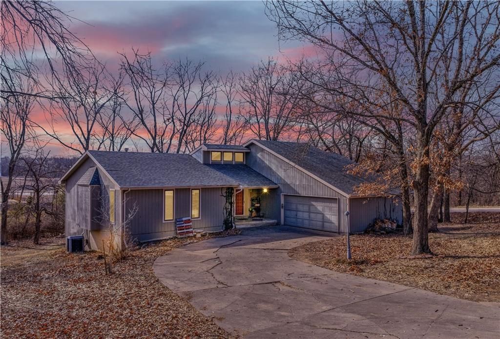 1028 Walnut Lane, Warrensburg, MO 64093 Main Photo