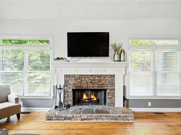 1377 Downington Lane NW, Acworth, GA 30101