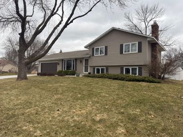 7501 W 100th Street, Bloomington, MN 55438