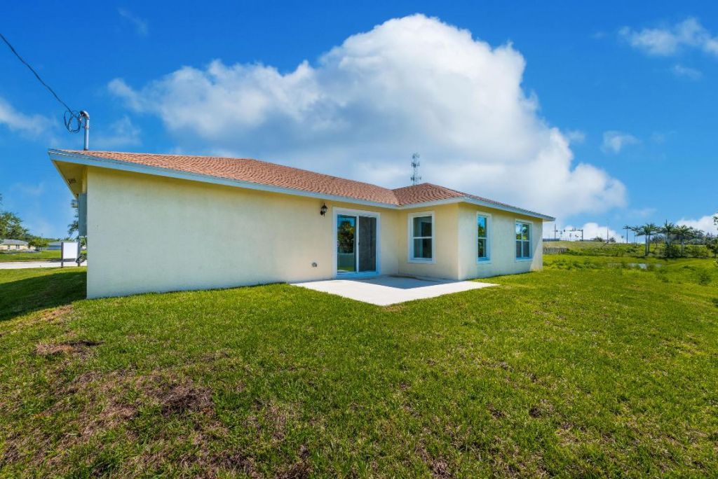 122 SW Becker Road, Port Saint Lucie, FL 34953 Photo