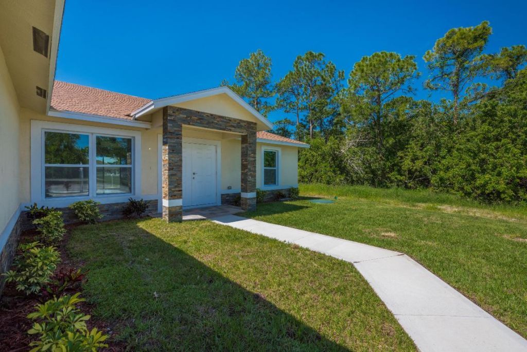 122 SW Becker Road, Port Saint Lucie, FL 34953 Photo