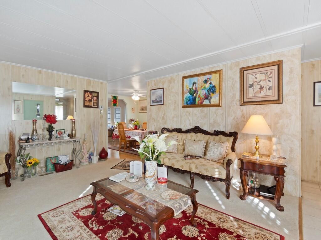 8 Novedades, Port Saint Lucie, FL 34952 Photo