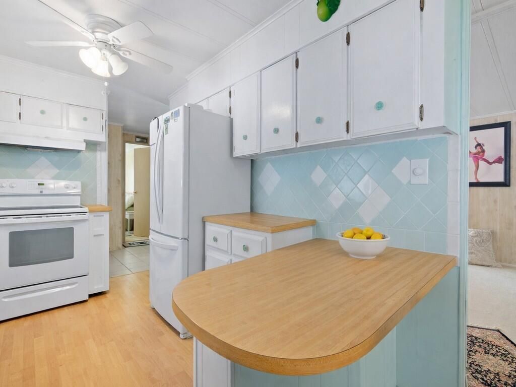 8 Novedades, Port Saint Lucie, FL 34952 Photo