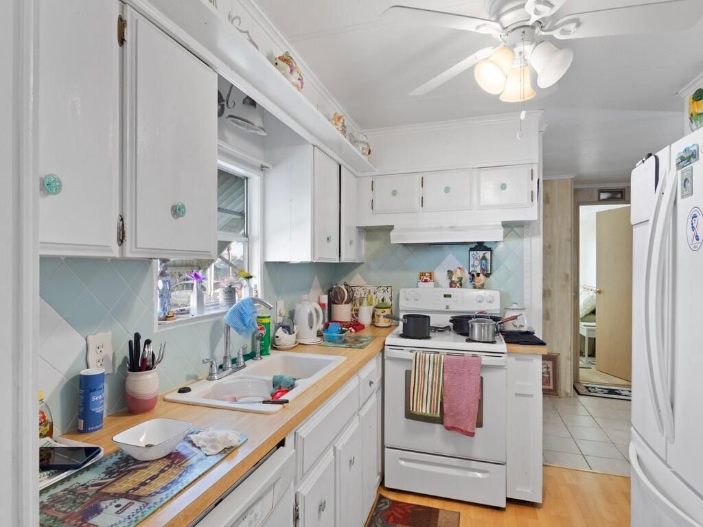 8 Novedades, Port Saint Lucie, FL 34952 Photo