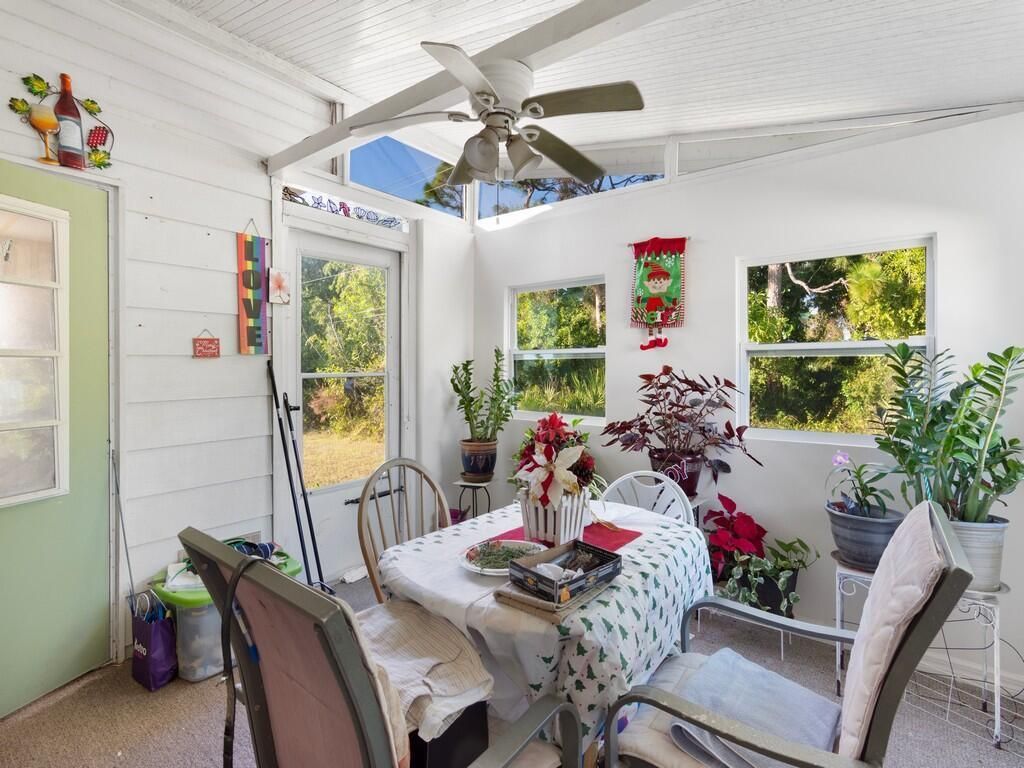 8 Novedades, Port Saint Lucie, FL 34952 Photo