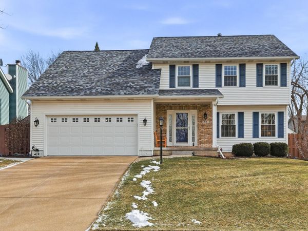 4391 Winston Place, Bettendorf, IA 52722