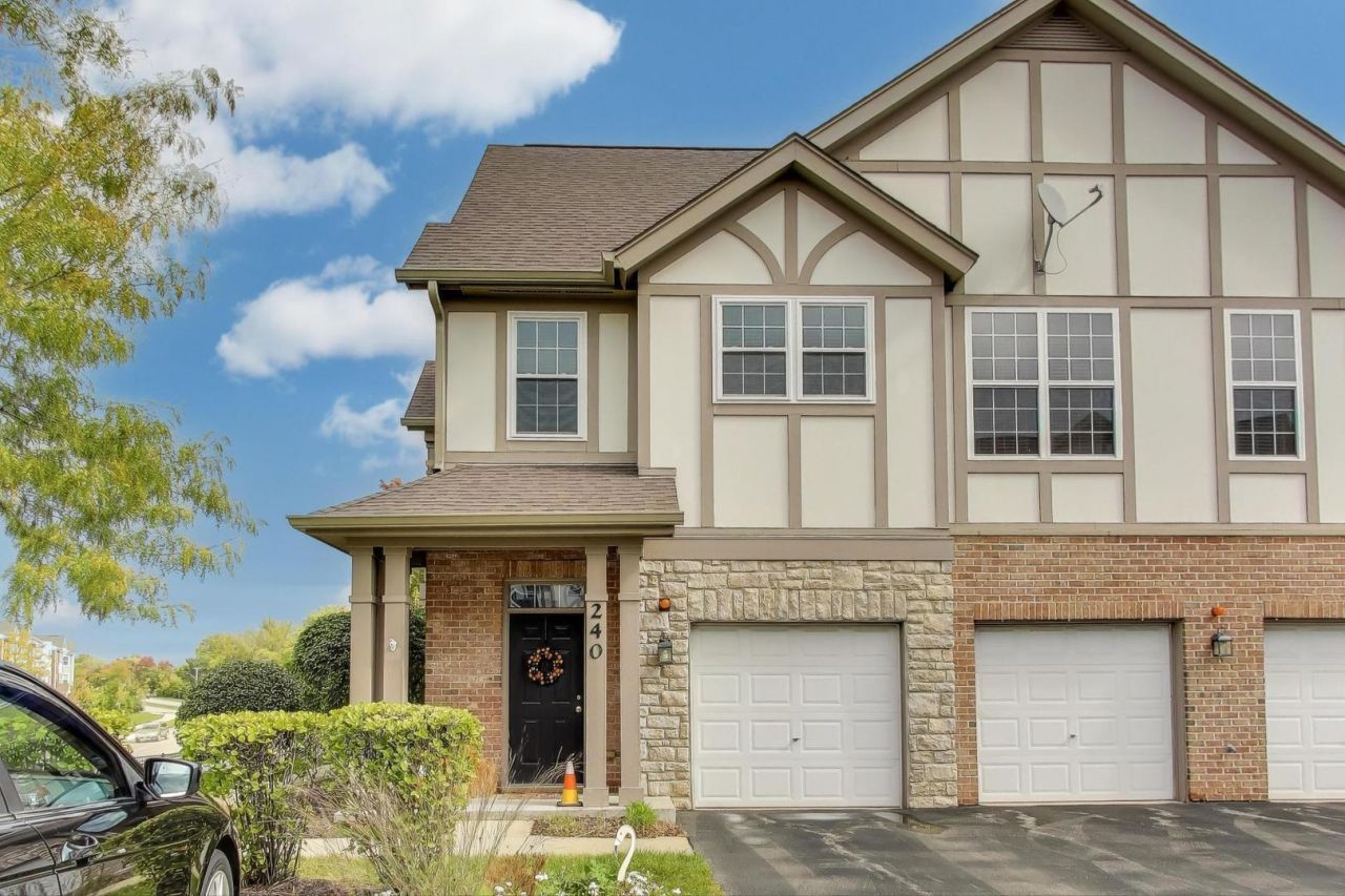 890 June Terrace, Unit 240, Lake Zurich, IL 60047 Main Photo