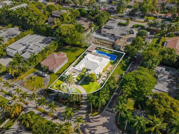 201 Golden Beach Dr , Golden Beach, FL 33160