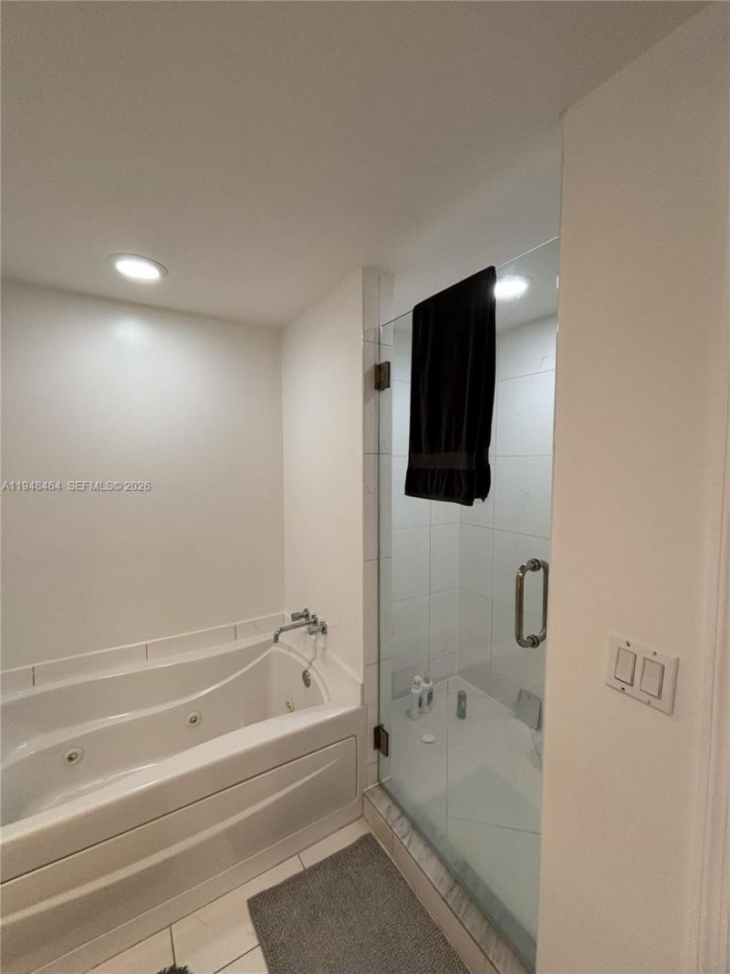 500 Brickell Ave, Unit 3408, Miami, FL 33131 Photo