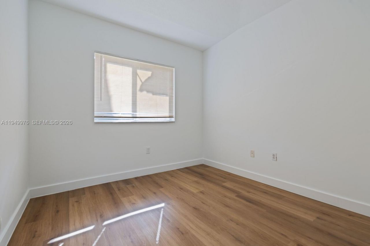 990 NE 33rd Ter, Unit 201, Homestead, FL 33033 Photo