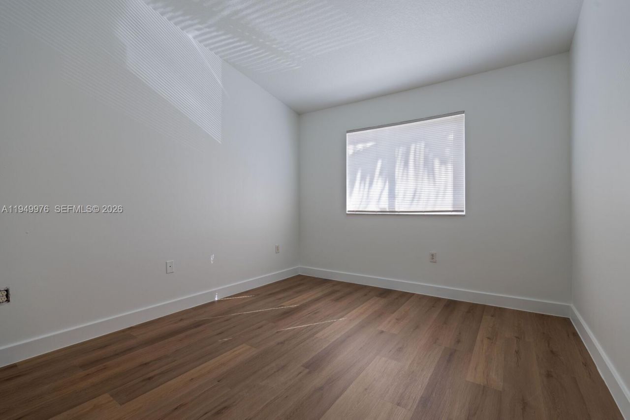 990 NE 33rd Ter, Unit 201, Homestead, FL 33033 Photo