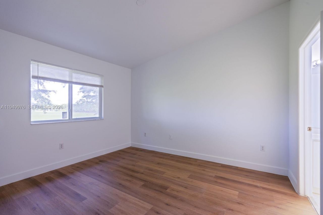 990 NE 33rd Ter, Unit 201, Homestead, FL 33033 Photo