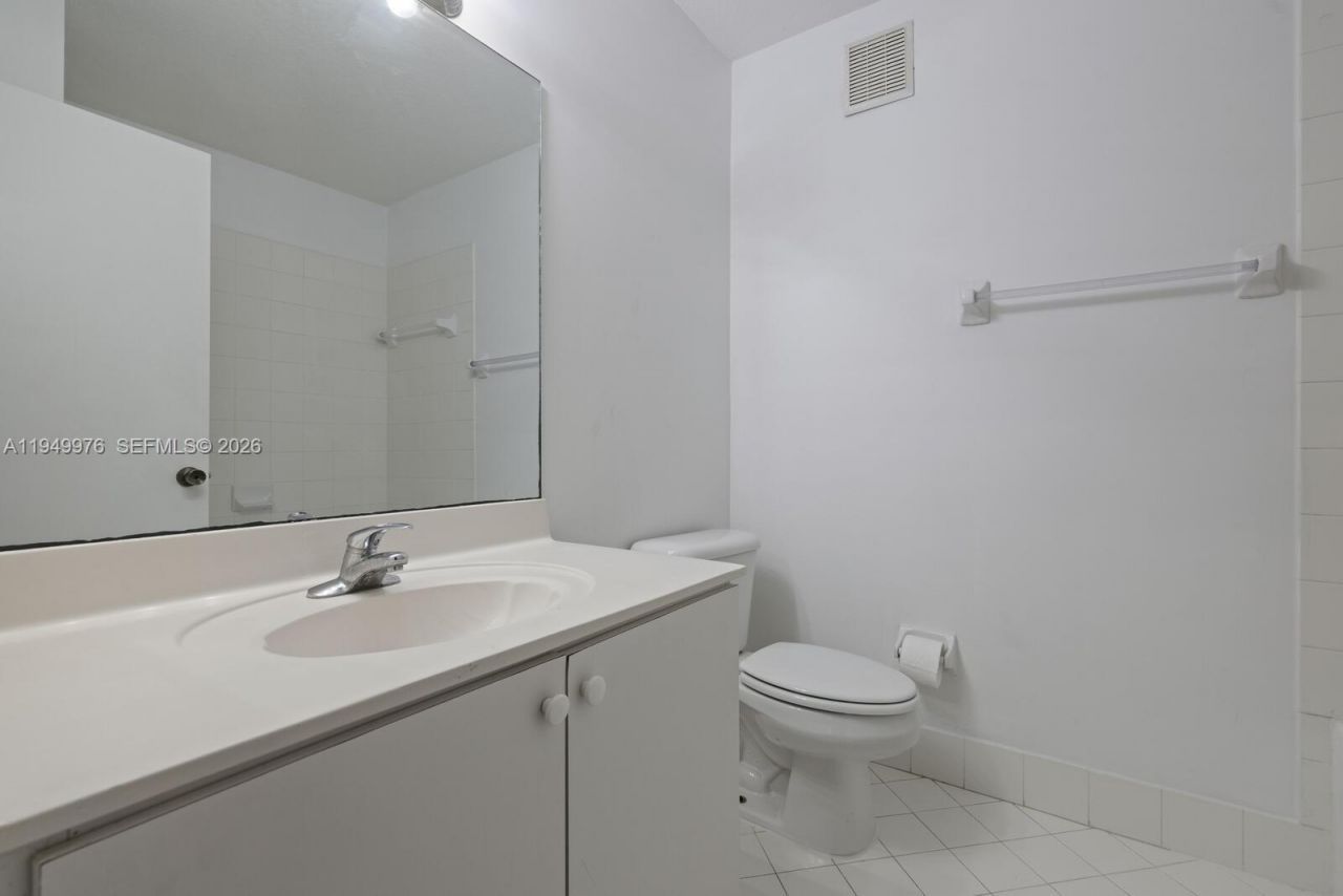 990 NE 33rd Ter, Unit 201, Homestead, FL 33033 Photo