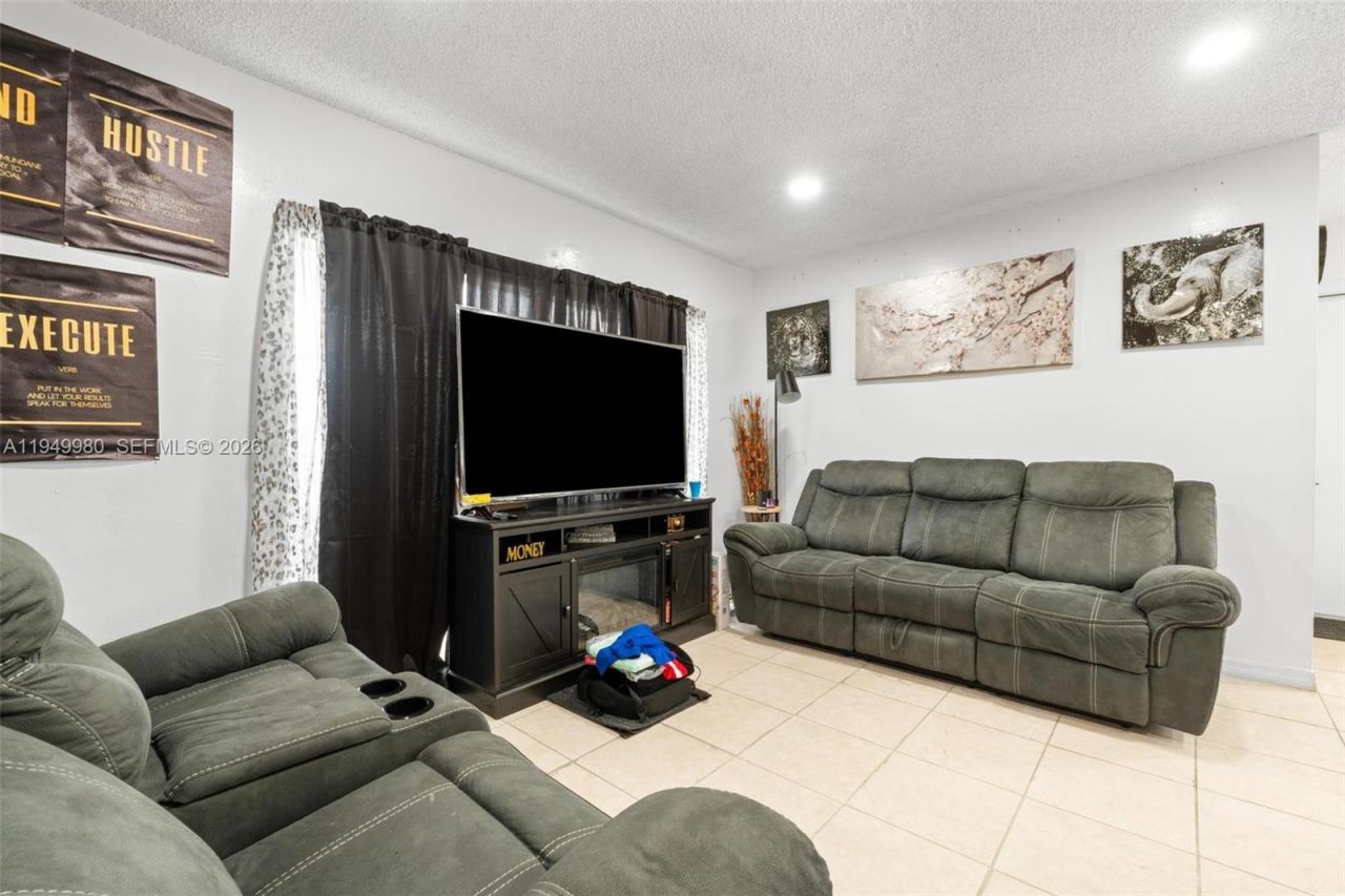 475 NW 210th St , Unit 201, Miami Gardens, FL 33169 Photo