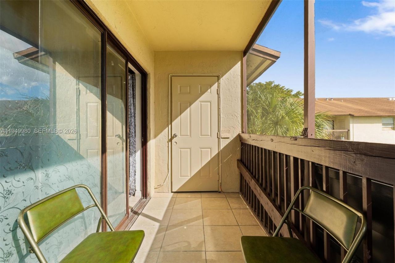 475 NW 210th St , Unit 201, Miami Gardens, FL 33169 Photo