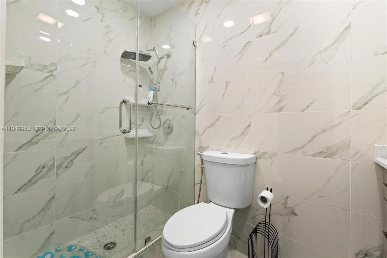 475 NW 210th St , Unit 201, Miami Gardens, FL 33169 Photo