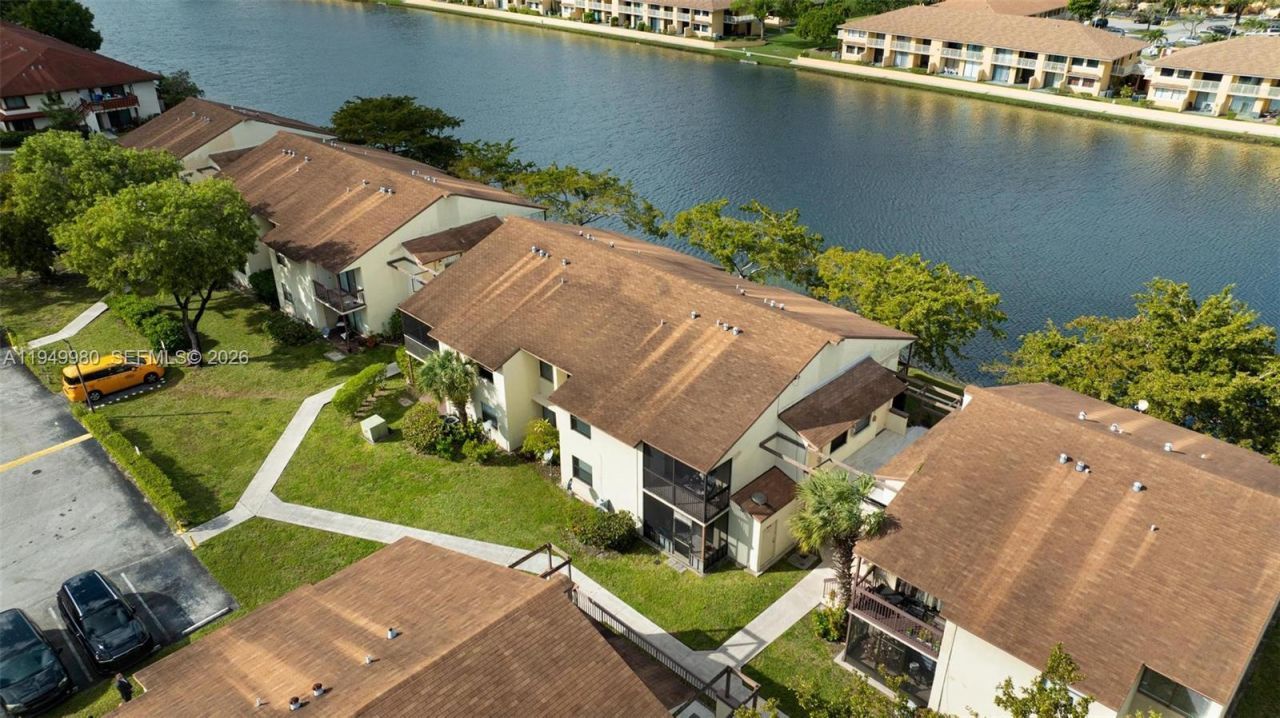 475 NW 210th St , Unit 201, Miami Gardens, FL 33169 Photo