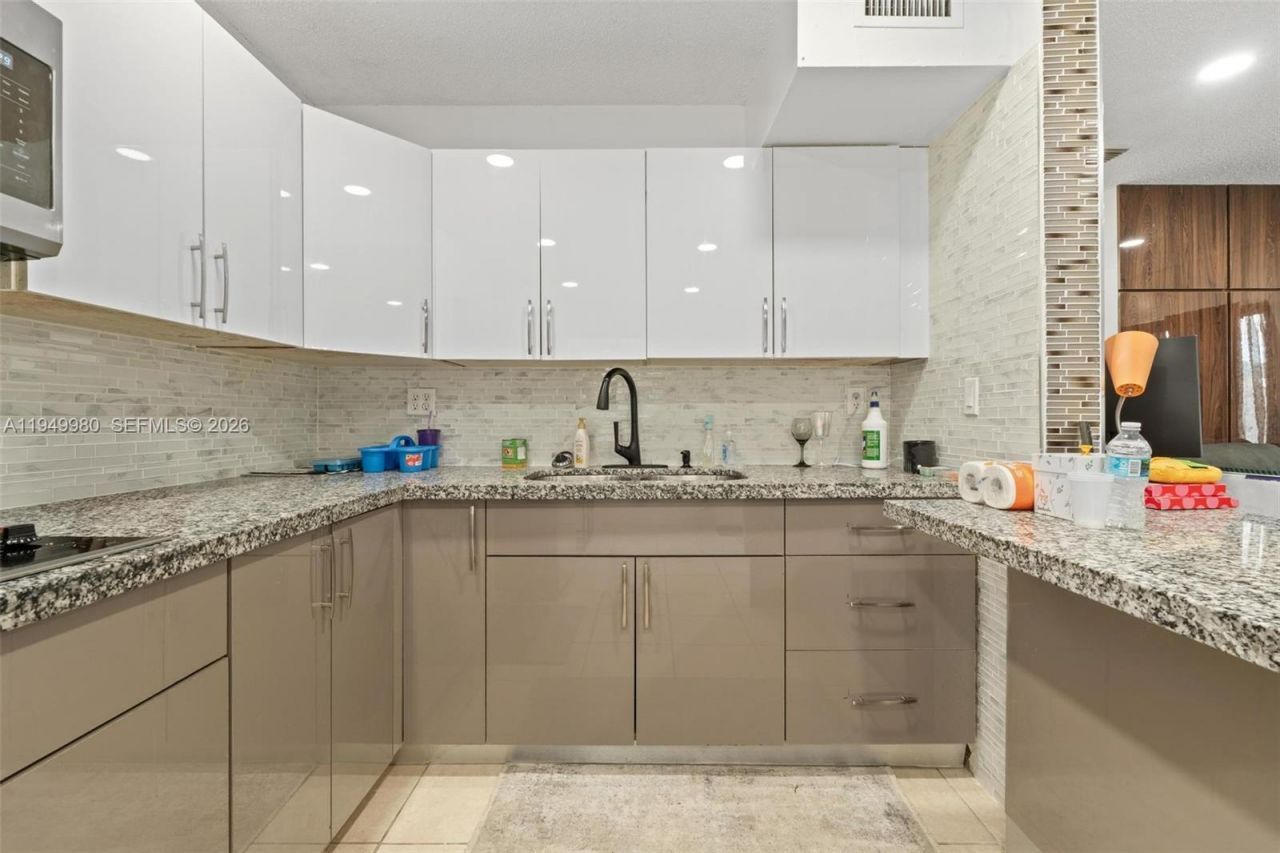 475 NW 210th St , Unit 201, Miami Gardens, FL 33169 Photo