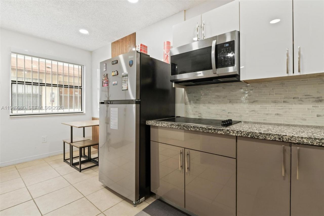 475 NW 210th St , Unit 201, Miami Gardens, FL 33169 Photo