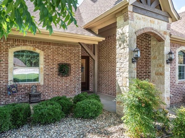 6506 Colonial Drive, Granbury, TX 76049